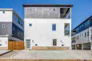 featured image of 2820 Wayside Ave