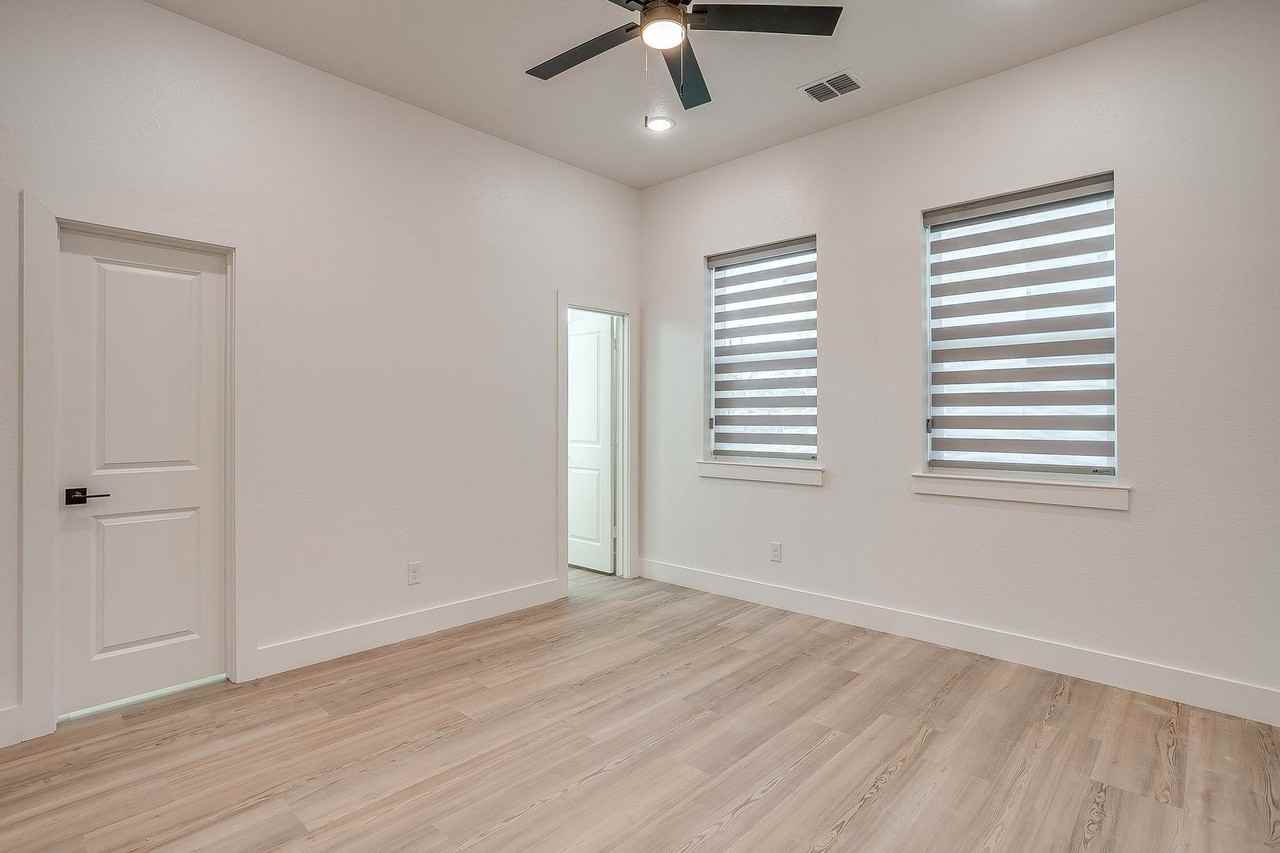 2824 Wayside Ave - Photo 7 of 39