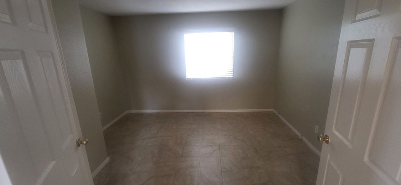 44745 Longfellow Ave - Photo 5 of 19