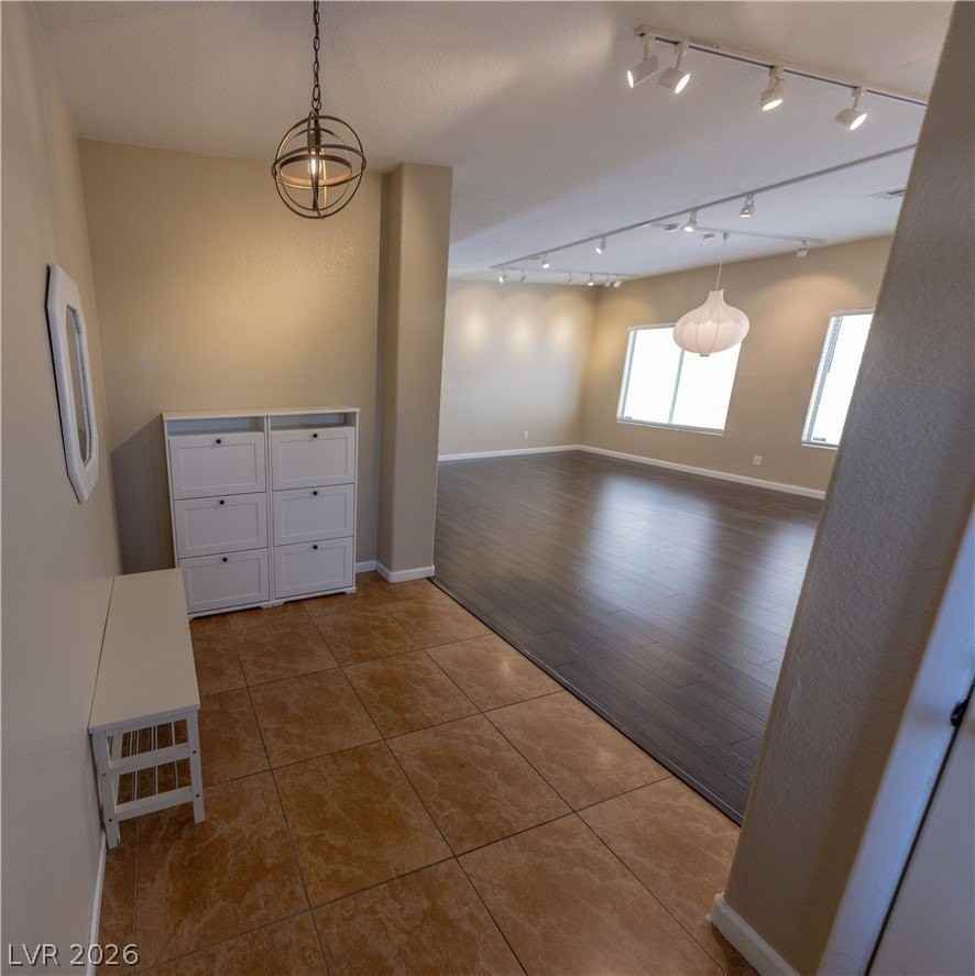 1516 Pacific Terrace Dr - Photo 4 of 37