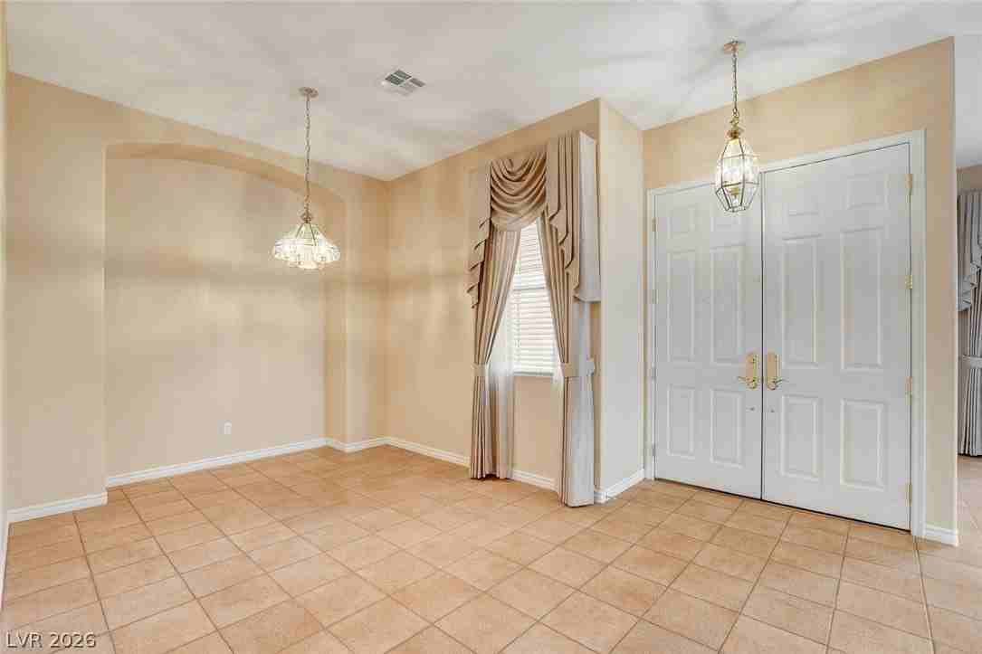 10324 Falls Church Ave - Photo 5 of 40