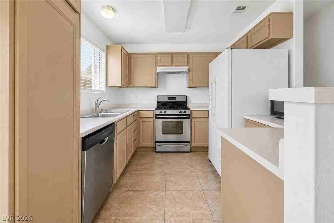 5412 Moonstruck Ave - Photo 2 of 32