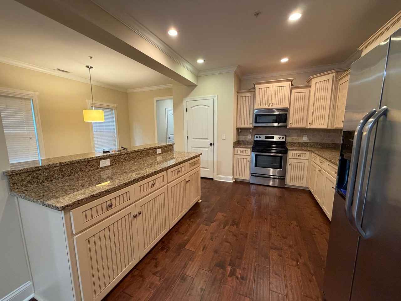 501 Reserve Ln - Photo 6 of 25