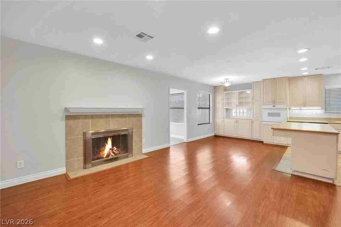 8136 Spur Ct - Photo 6 of 39