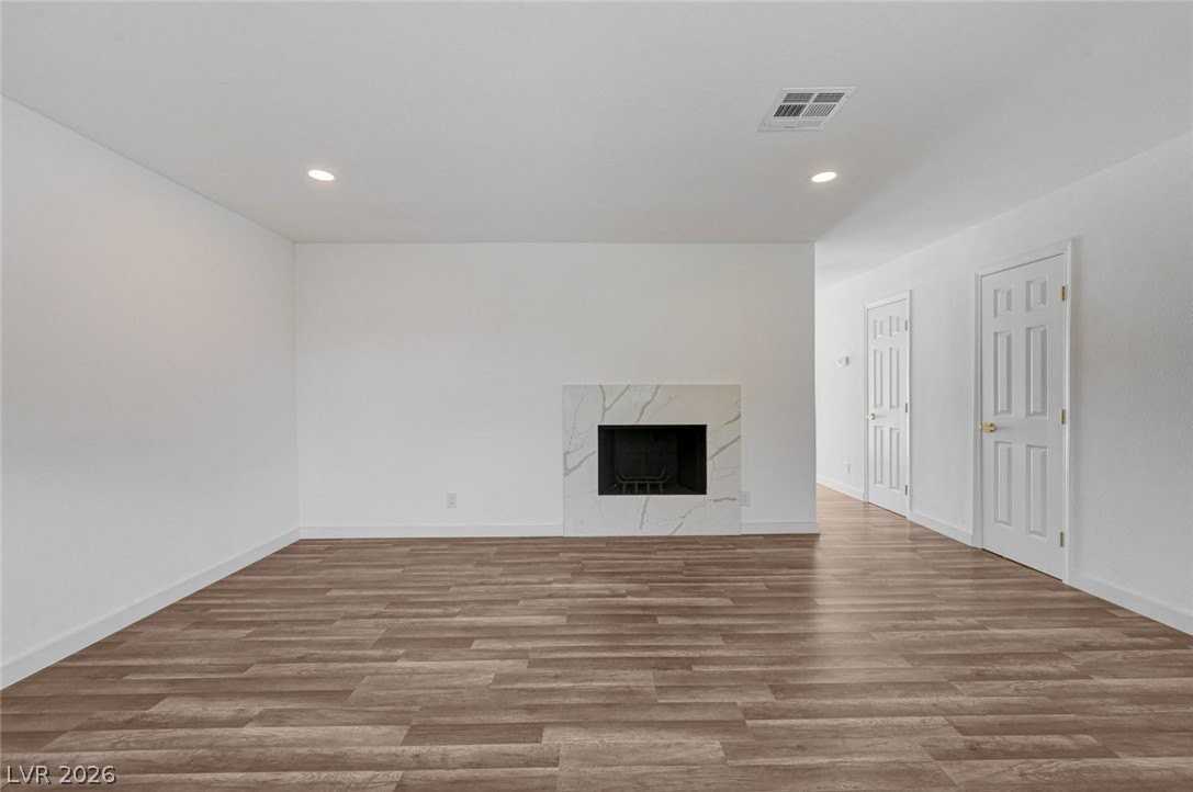 571 Greenbriar Townhouse Way - Photo 4 of 50