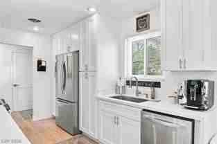 609 Sierra Ln - Photo 1 of 1