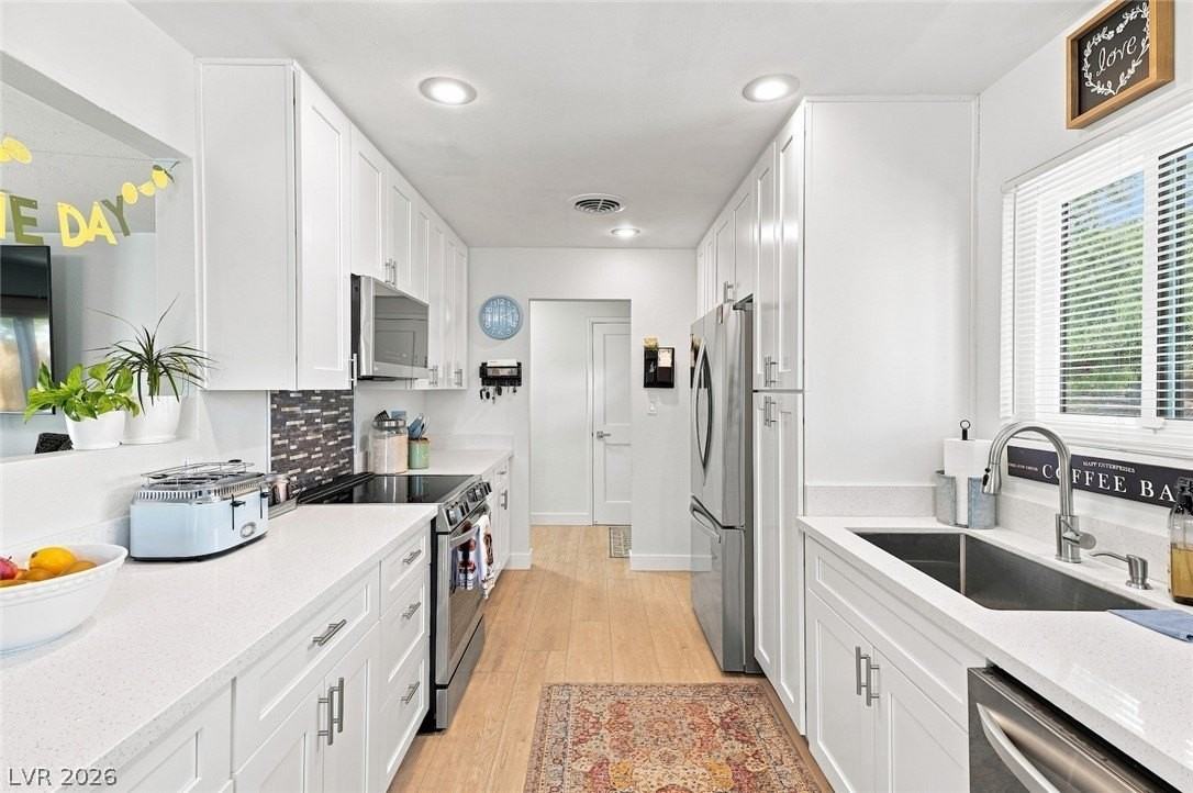 609 Sierra Ln - Photo 5 of 50