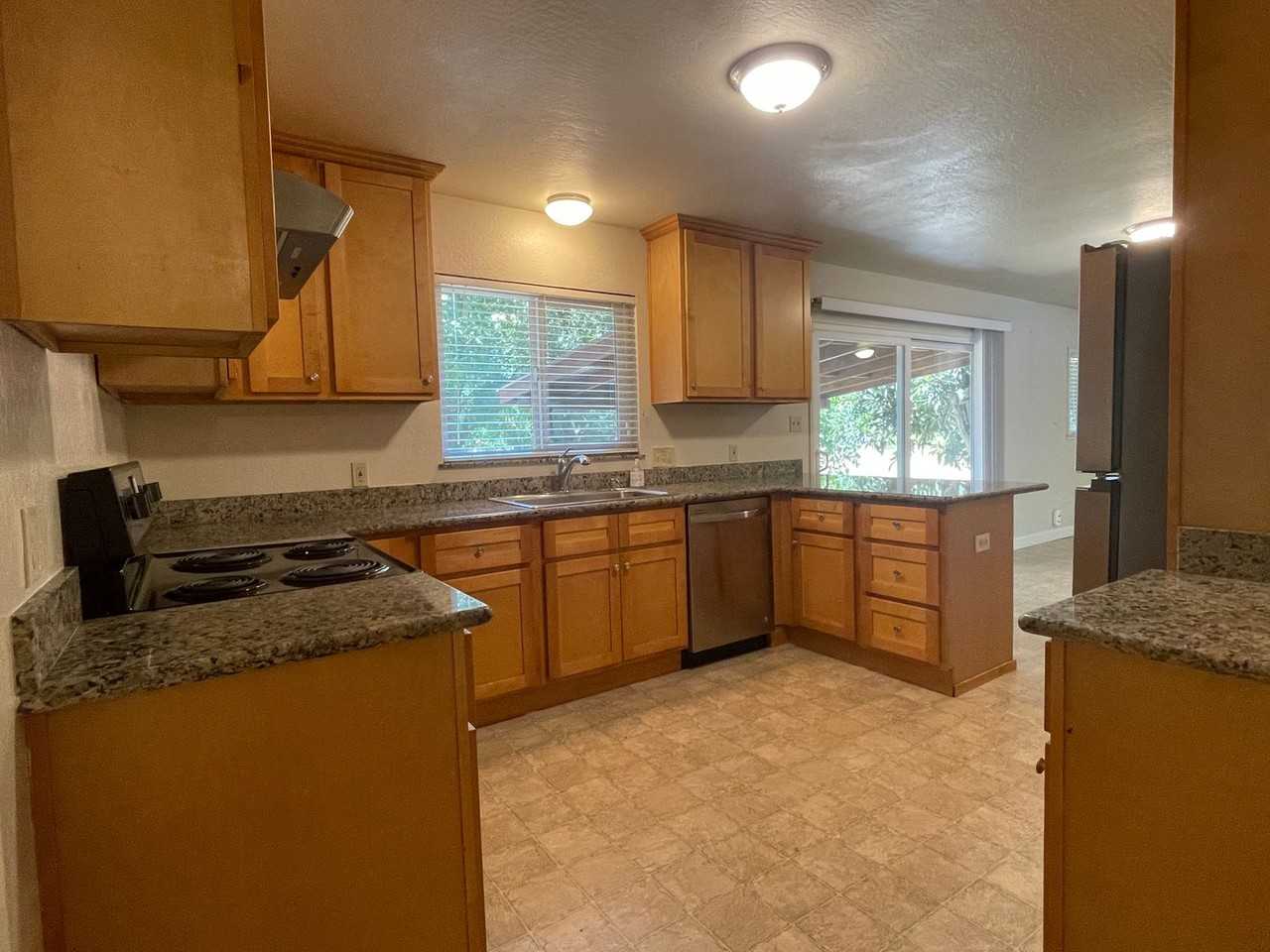 17695 Laurel Rd - Photo 6 of 19