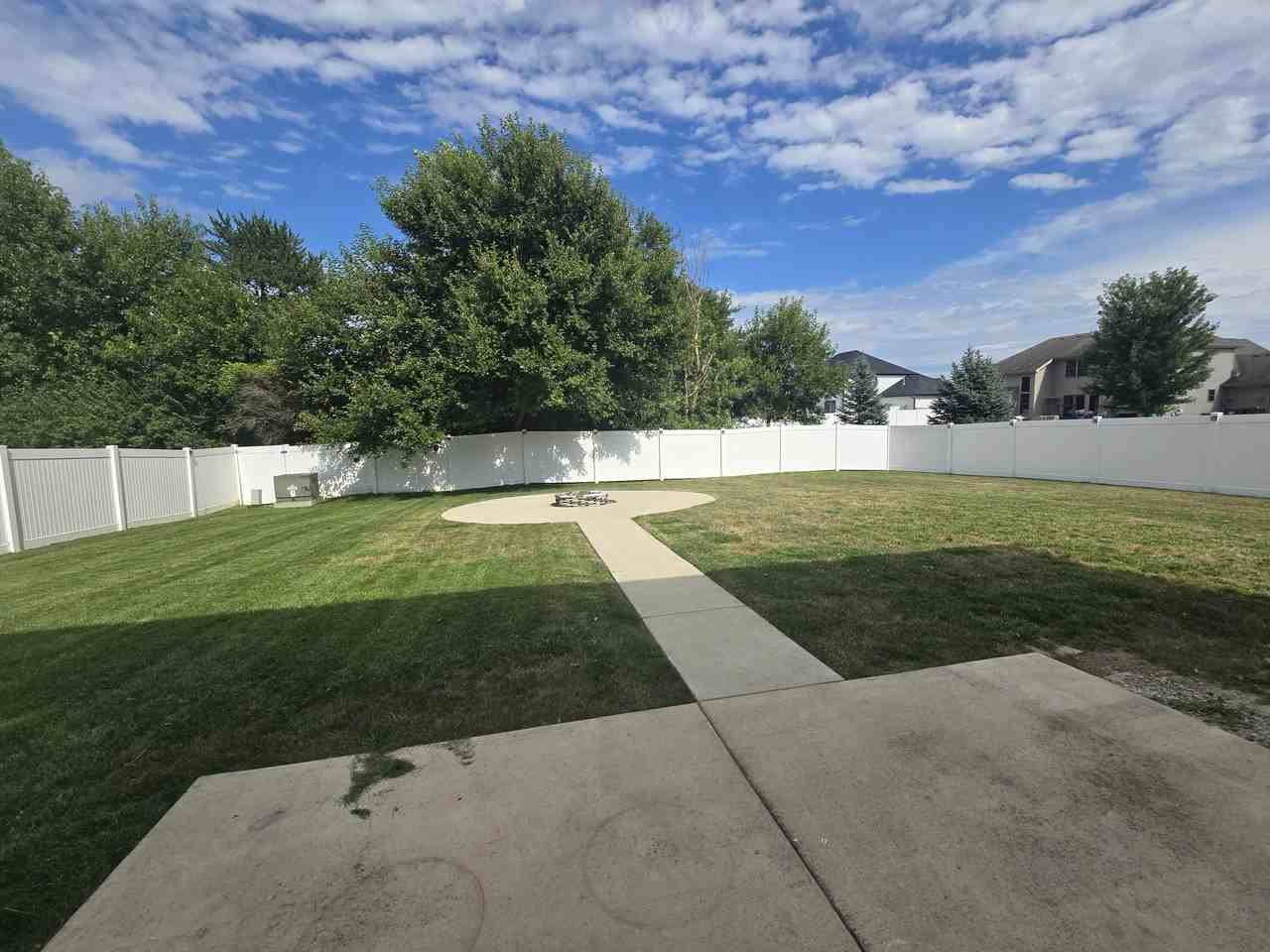 10091 Pearwood Dr - Photo 2 of 40
