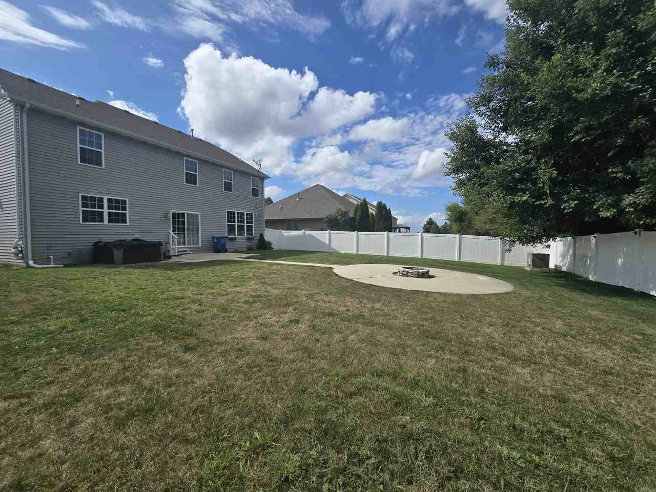 10091 Pearwood Dr - Photo 5 of 40