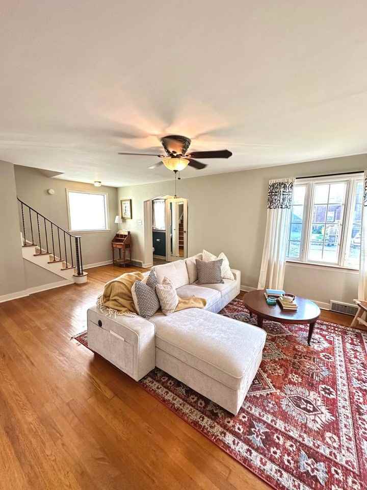 215 Owendale Ave - Photo 5 of 19