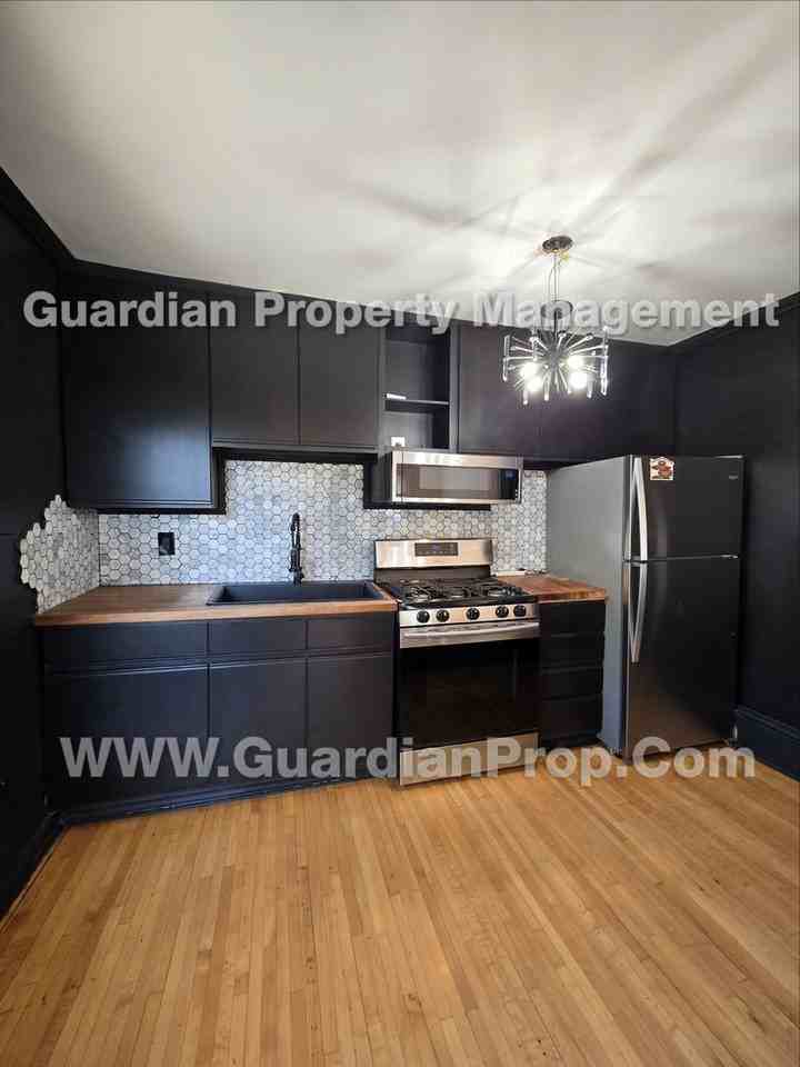 2621 Colfax Ave S - Photo 3 of 8