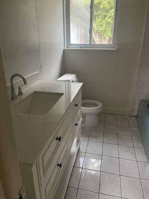 23484 Larkshire St - Photo 5 of 8