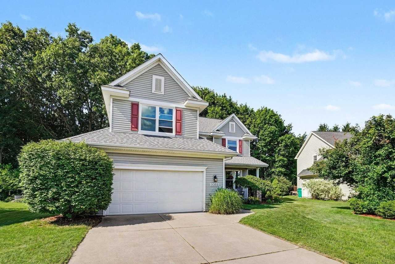 3382 Hampstead Ct - Photo 2 of 36