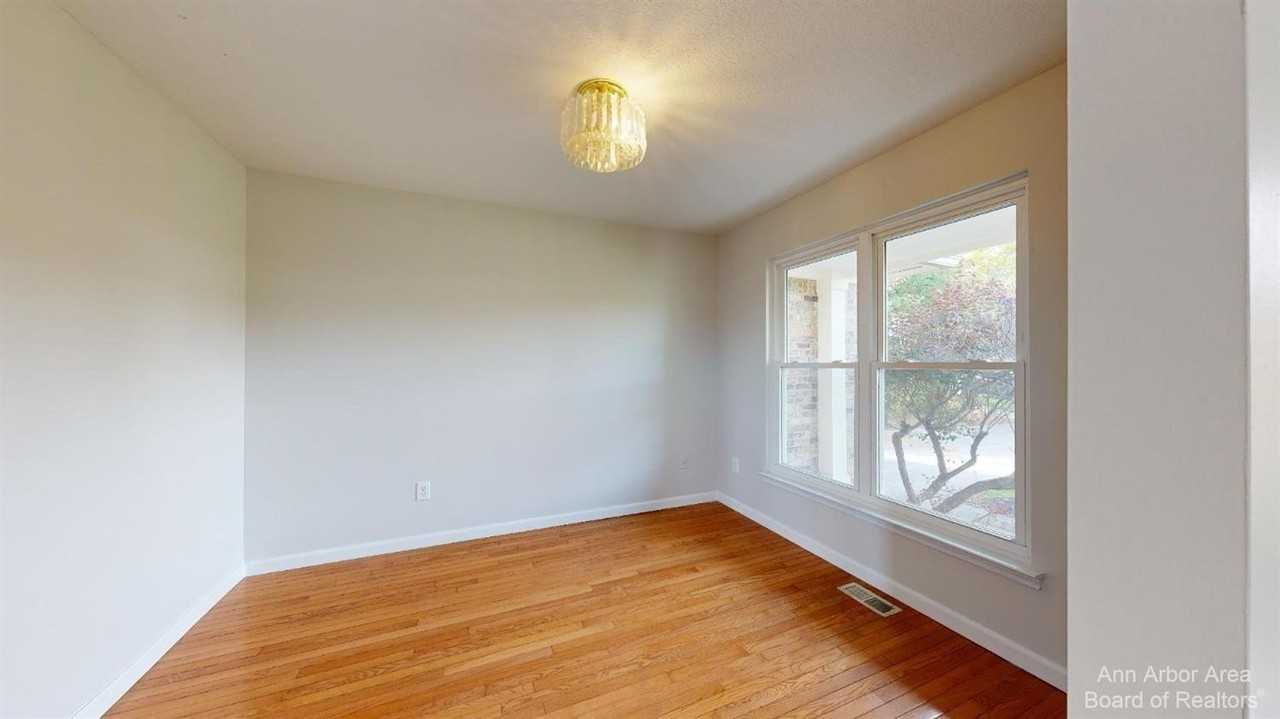 2844 Chaseway Ct - Photo 5 of 35