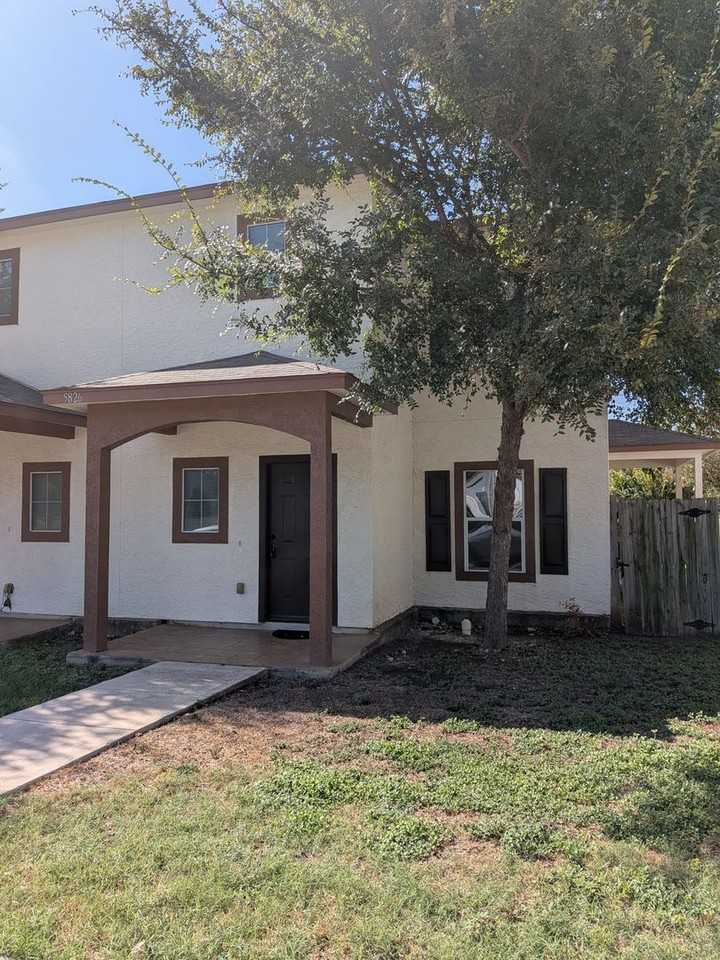 5826 Grandwood Dr - Photo 2 of 37