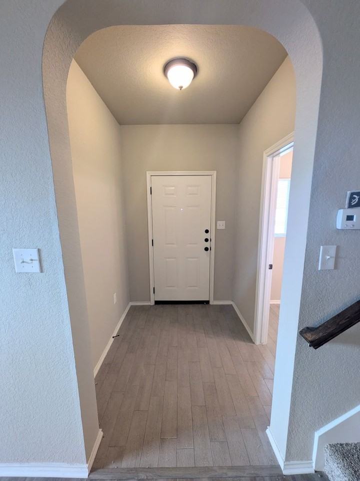 5826 Grandwood Dr - Photo 4 of 37