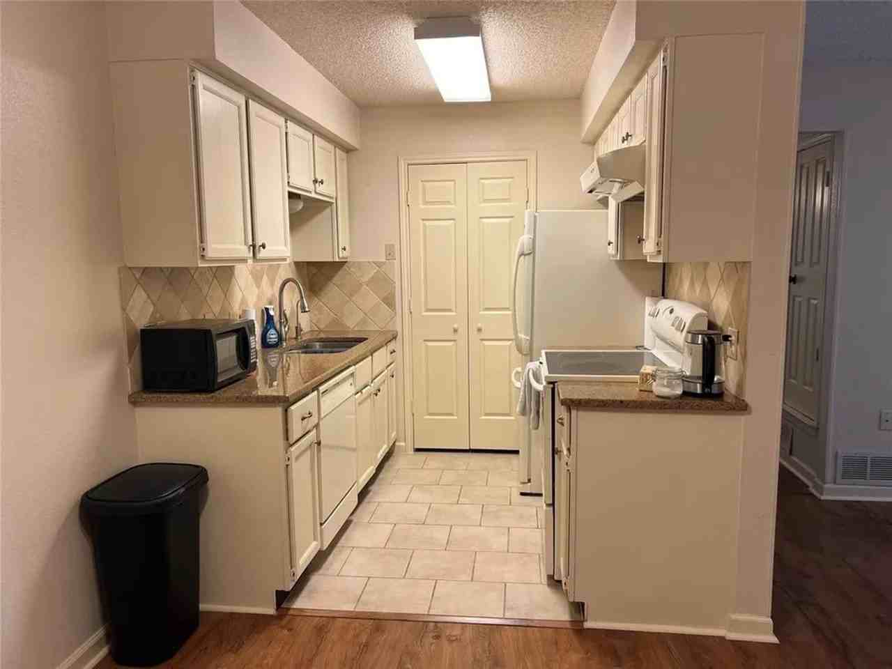3129 Sappington Pl - Photo 4 of 12