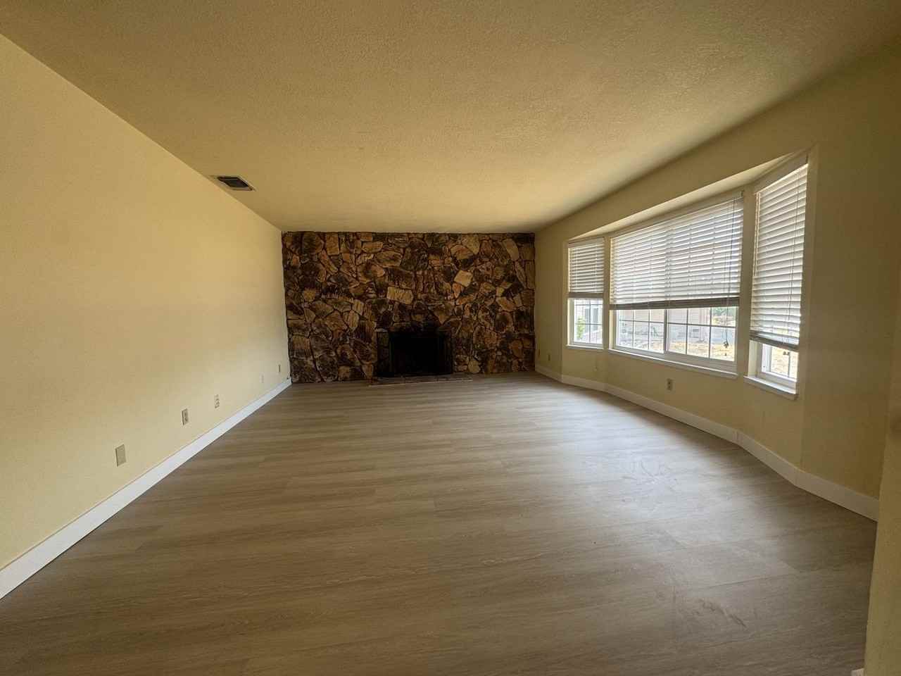 18 Tearpak Ct - Photo 2 of 11