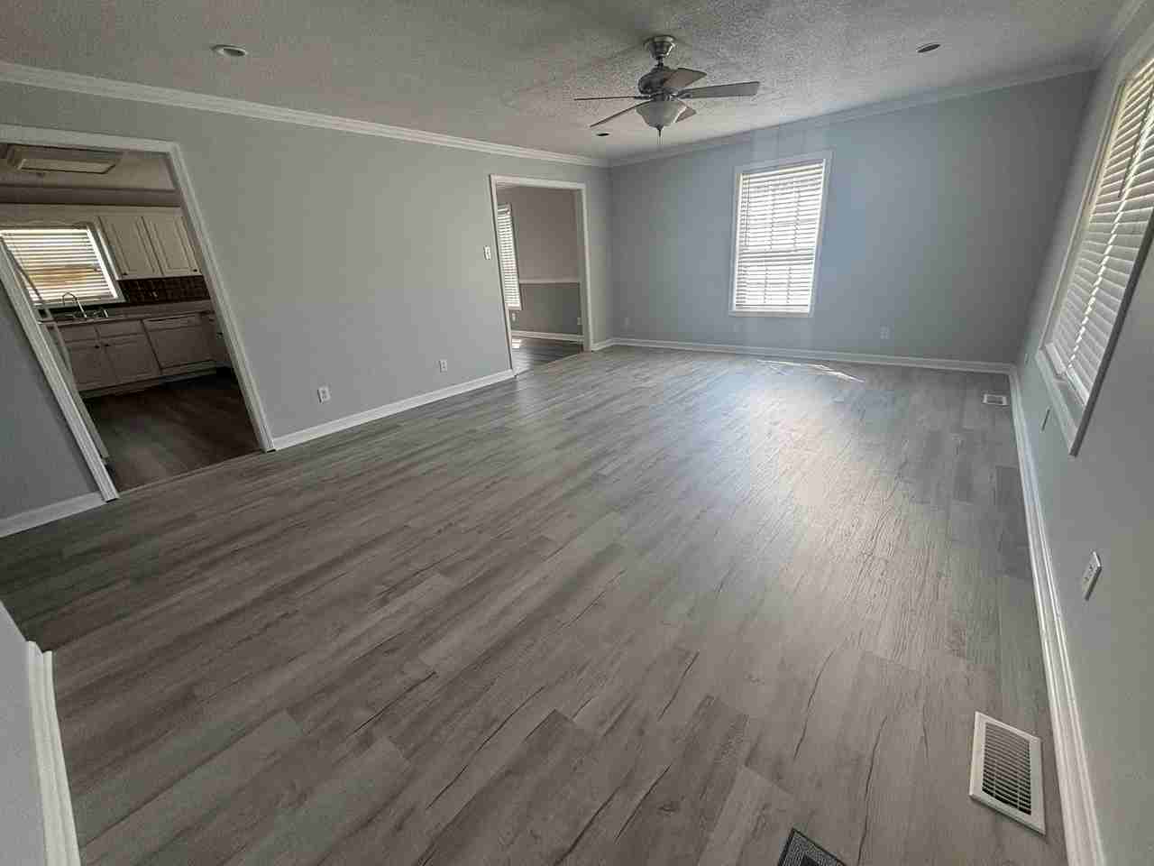 1082 Hampton Rd - Photo 4 of 9