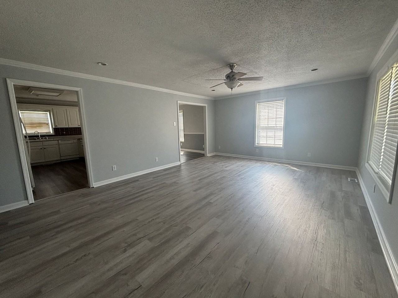 1082 Hampton Rd - Photo 6 of 9