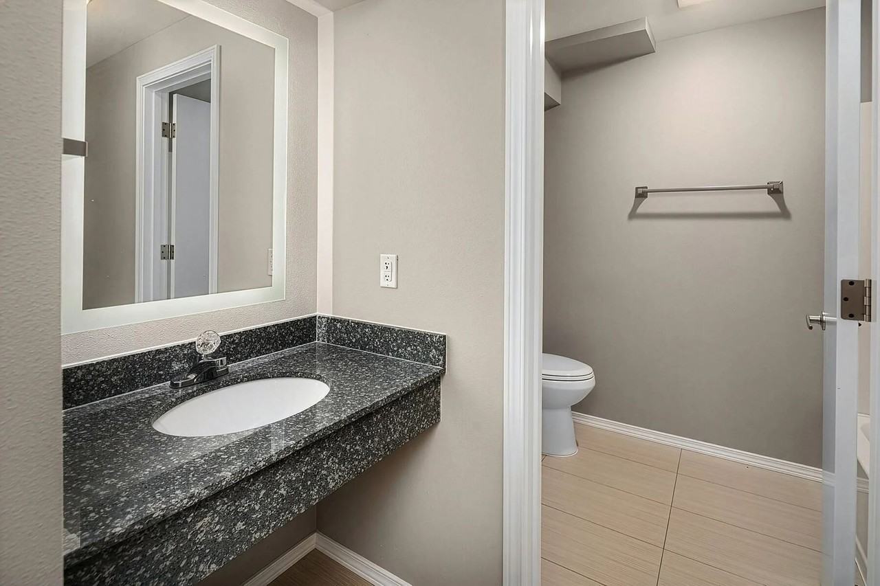 Indigo Apartments - Photo 4 of 11
