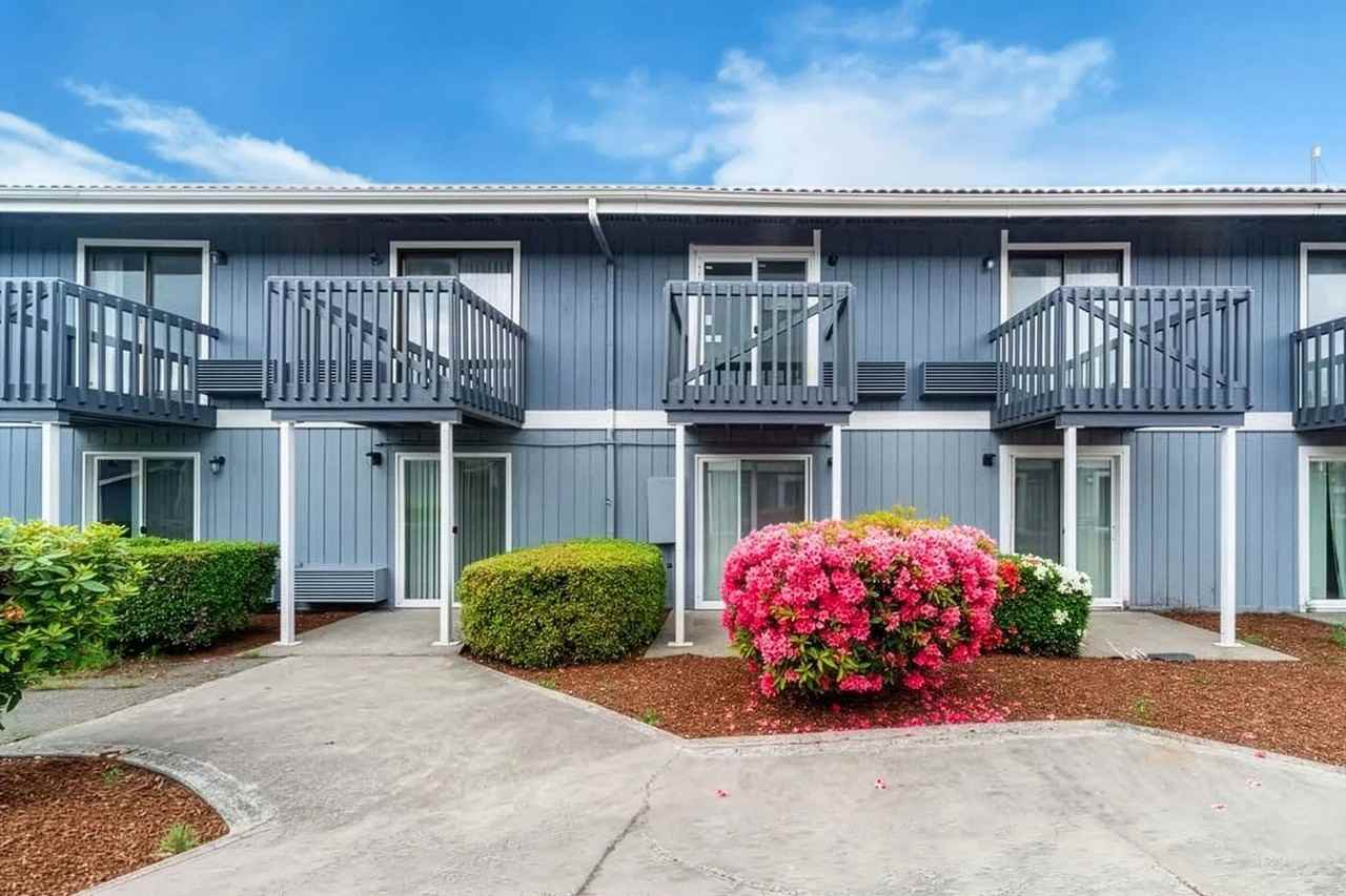 Indigo Apartments - Photo 6 of 11