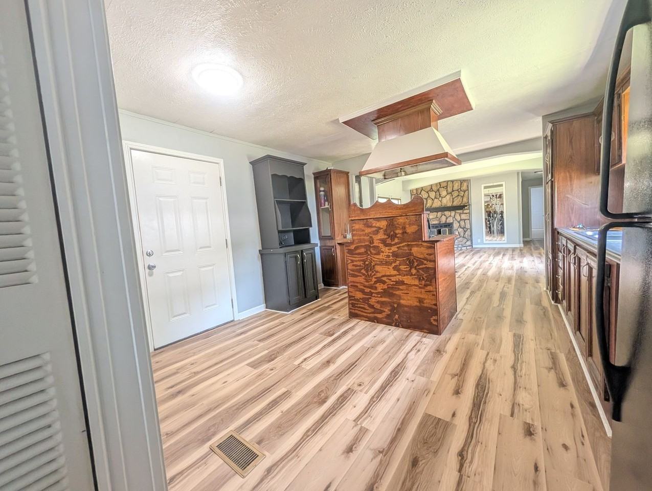 107 Country Lane Park - Photo 2 of 11