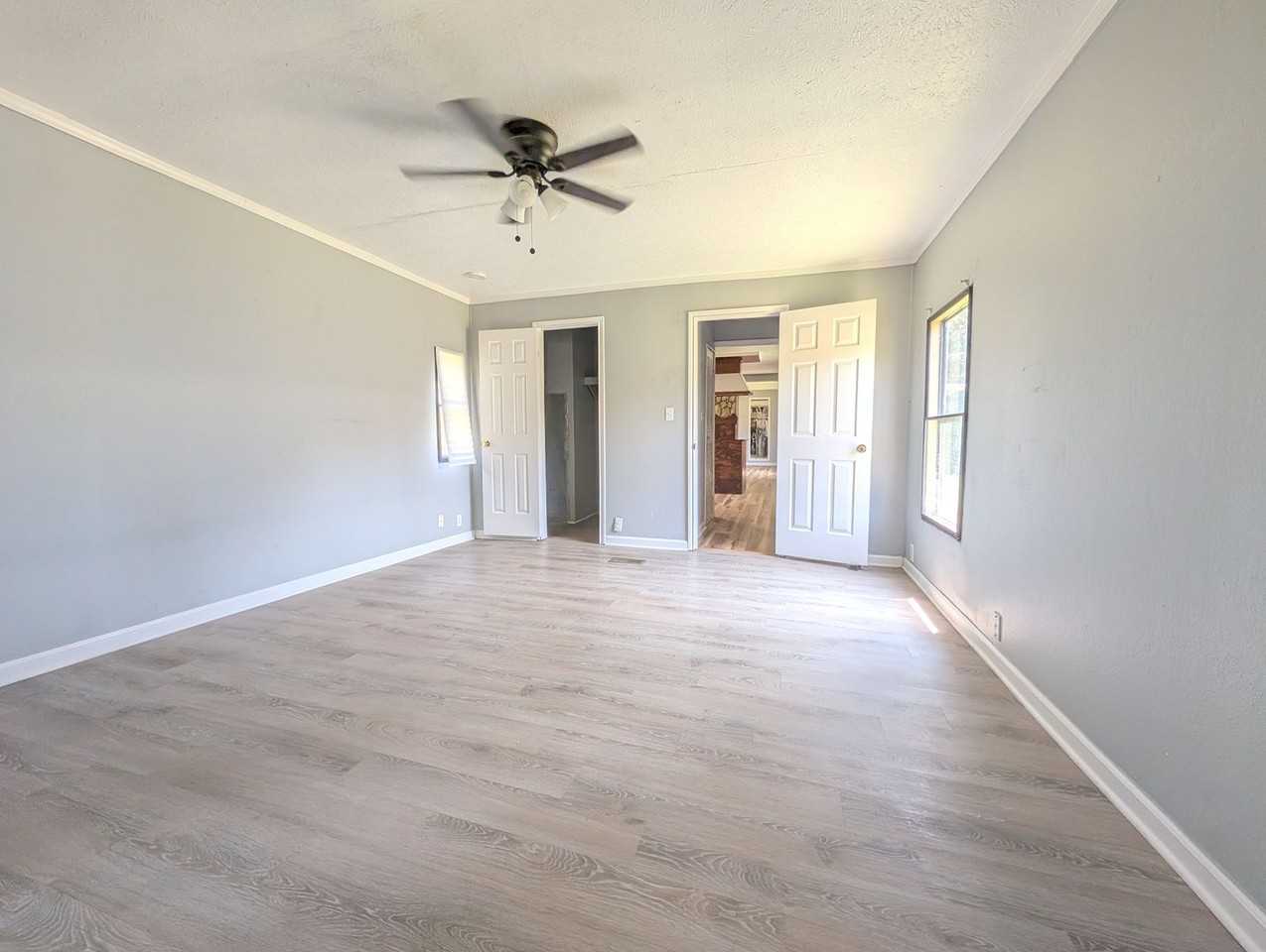 107 Country Lane Park - Photo 4 of 11