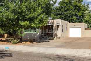816 Loma Vista Dr Ne - Photo 1 of 1