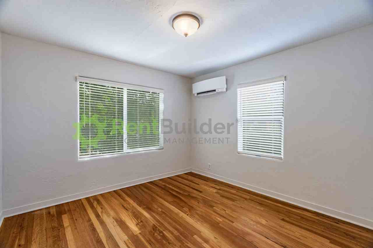 816 Loma Vista Dr Ne - Photo 7 of 24