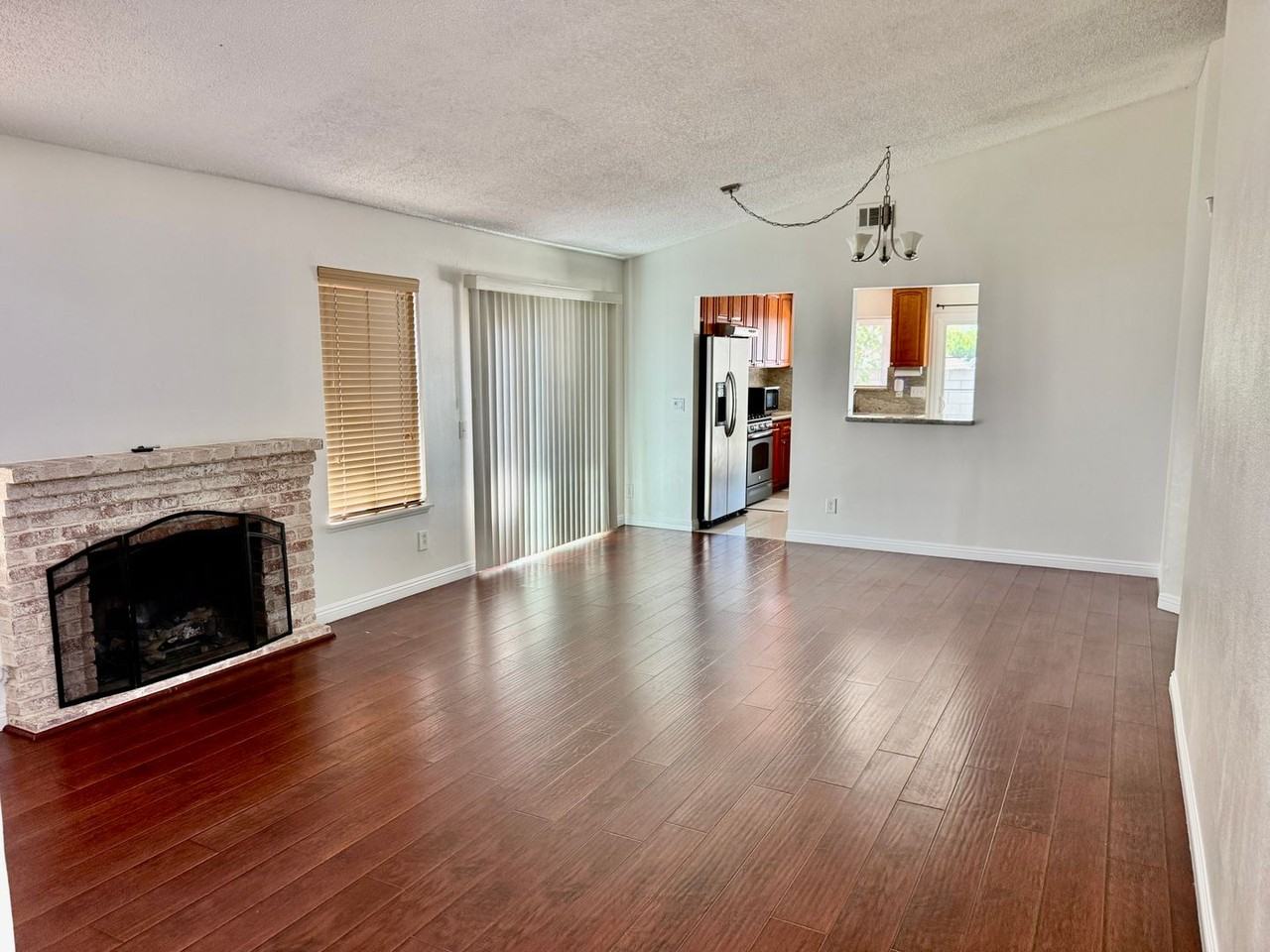3466 Siskiyou Cir - Photo 3 of 26