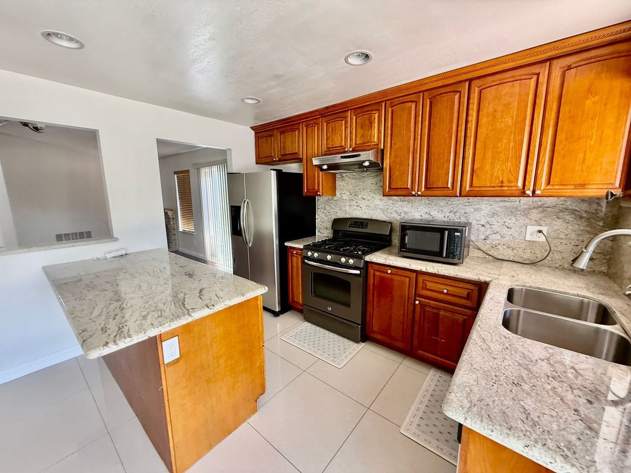 3466 Siskiyou Cir - Photo 6 of 26