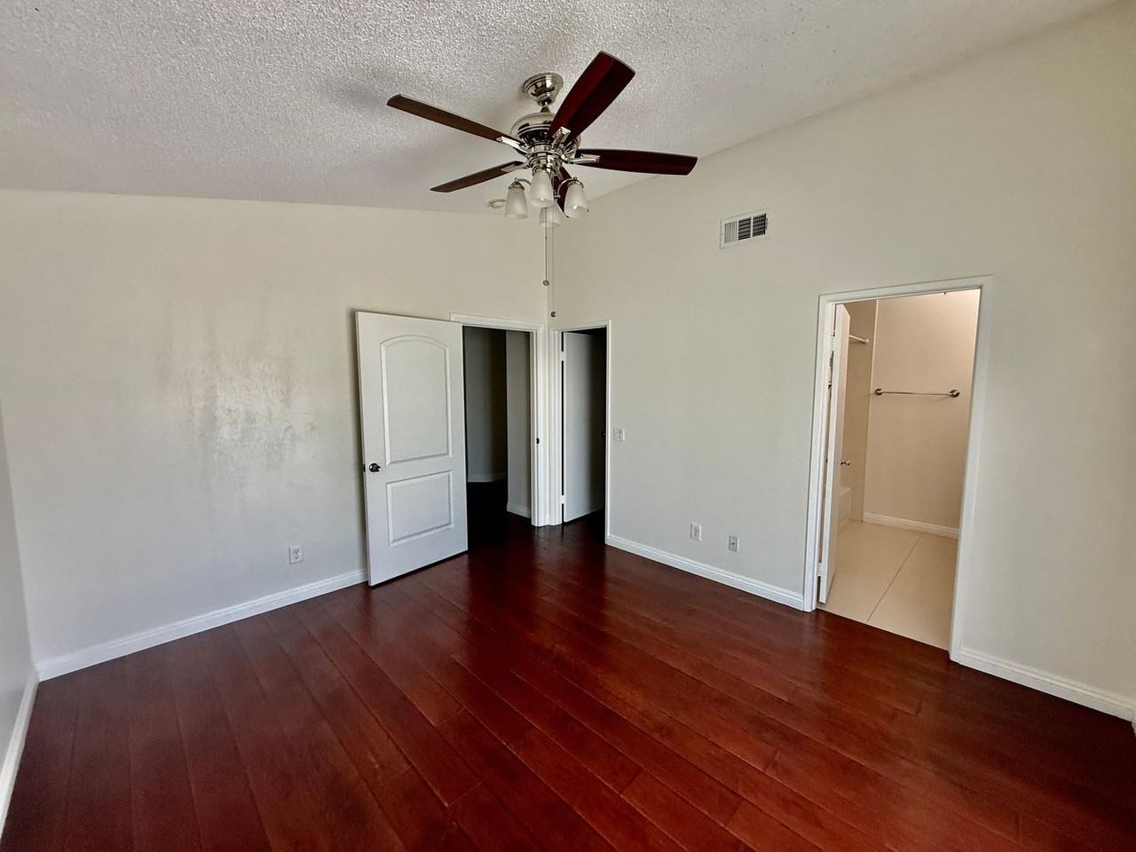 3466 Siskiyou Cir - Photo 7 of 26