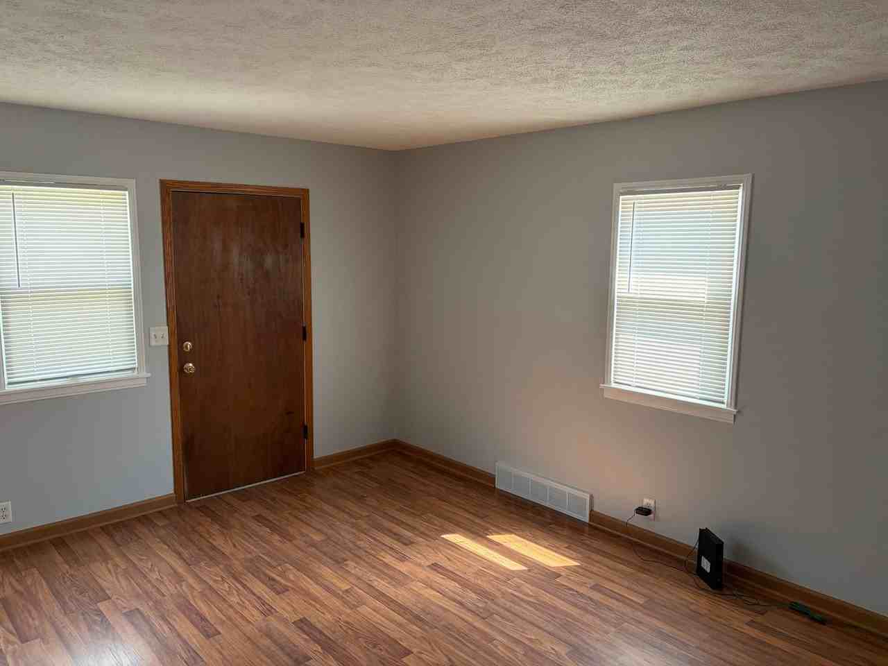 4612 S 63rd St - Photo 5 of 12