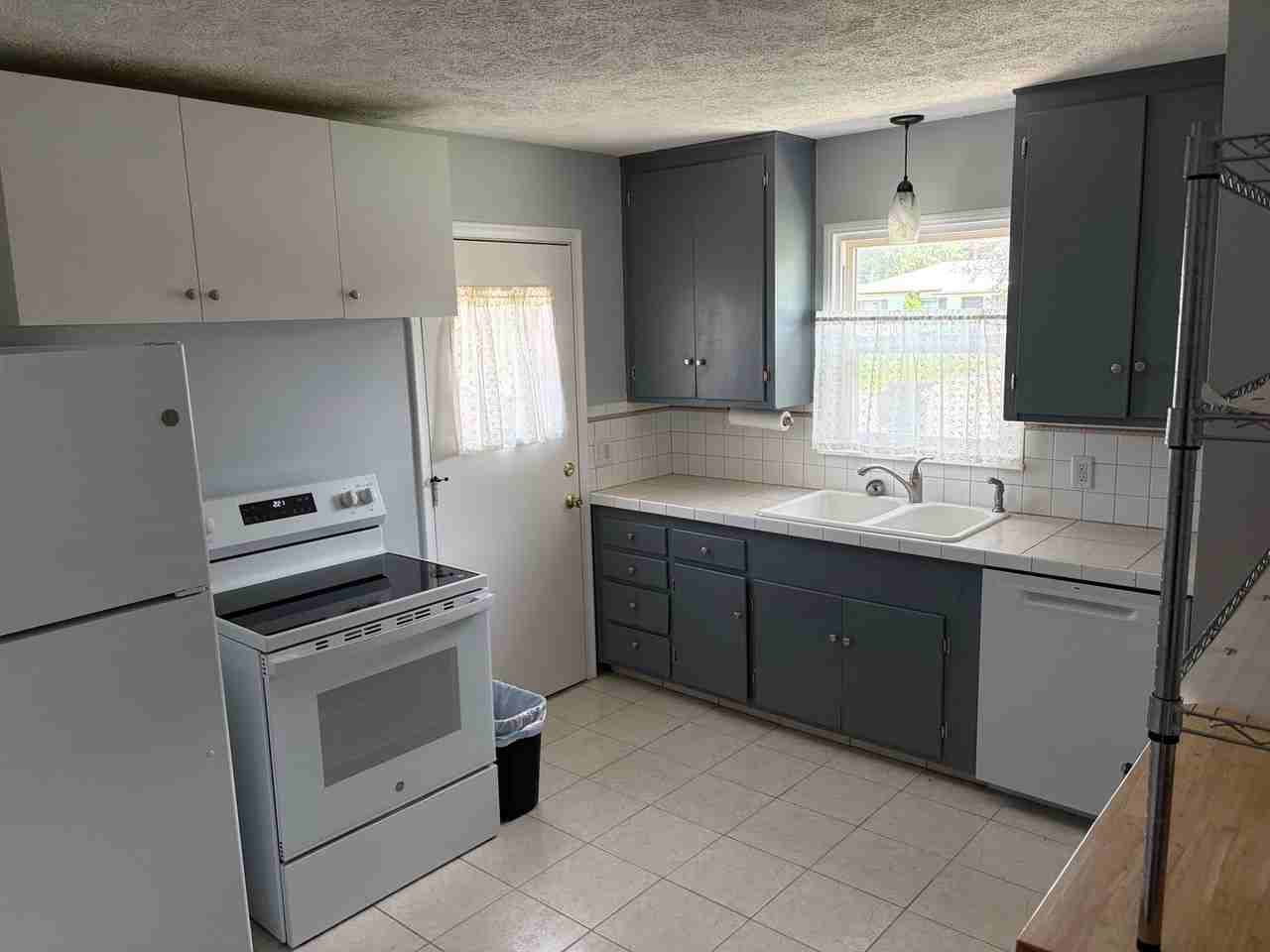 4612 S 63rd St - Photo 6 of 12
