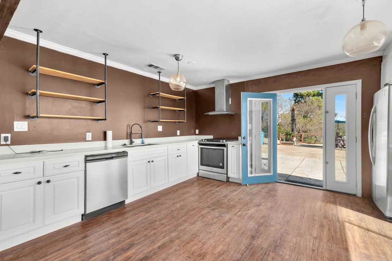 7267 Saranac St - Photo 5 of 16