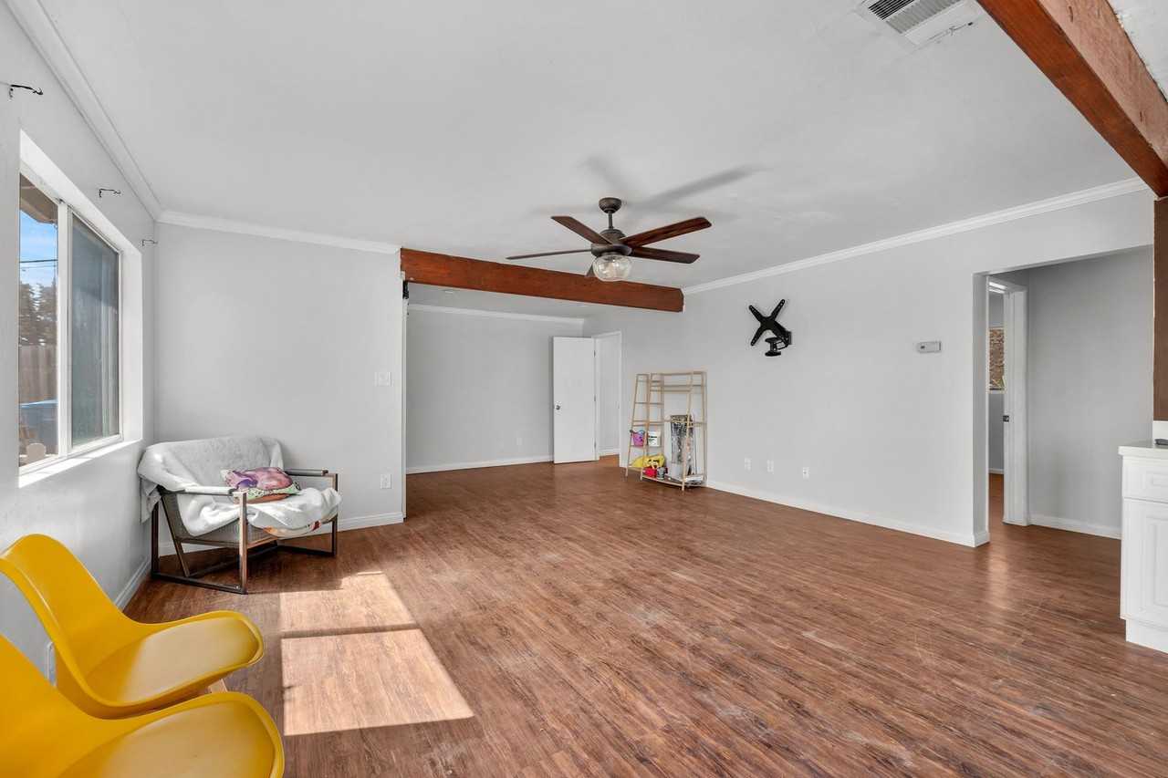 7267 Saranac St - Photo 6 of 16