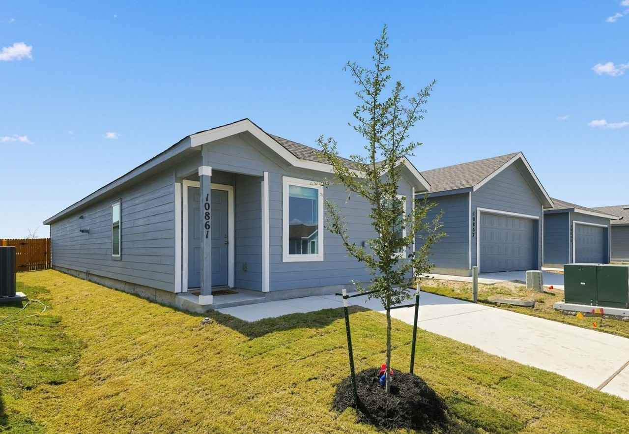 10861 Minuet Ln - Photo 2 of 23