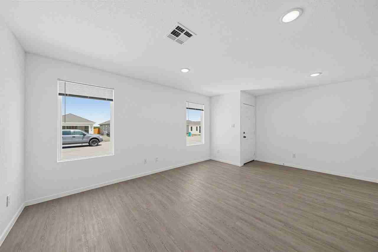 10861 Minuet Ln - Photo 3 of 23