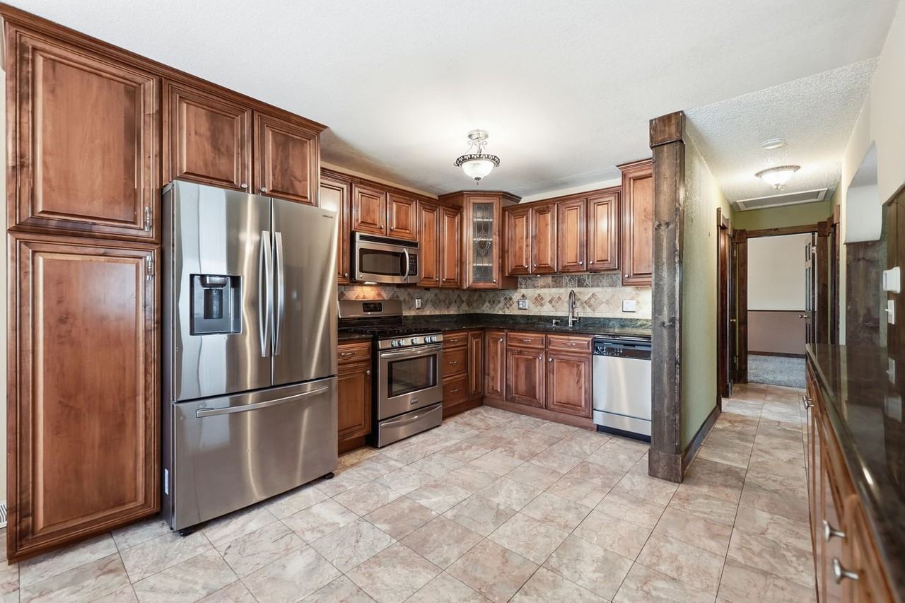 3137 W 20th Ave - Photo 3 of 34