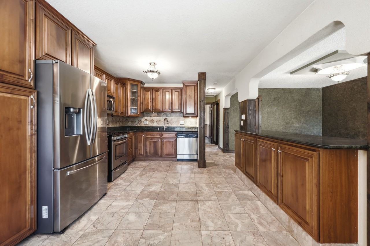 3137 W 20th Ave - Photo 4 of 34