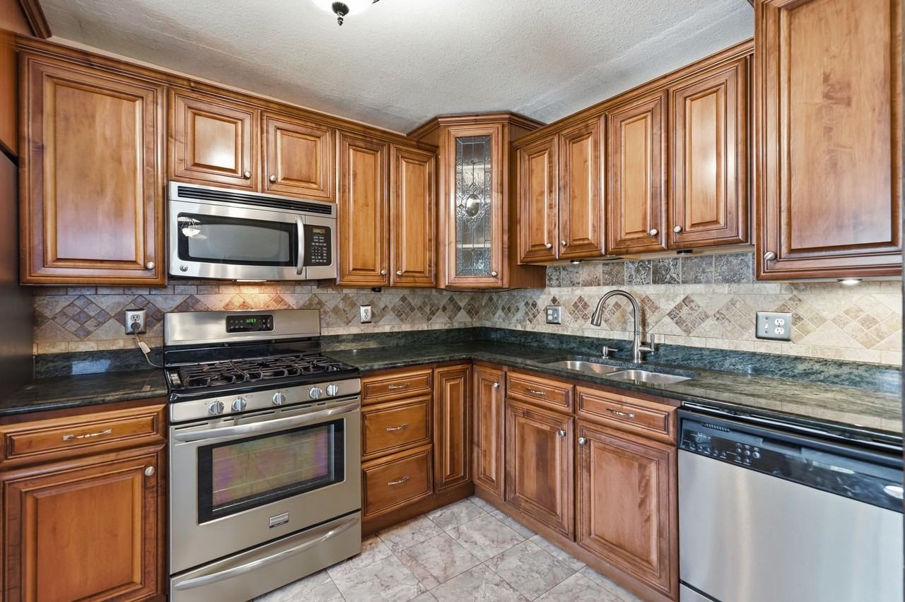 3137 W 20th Ave - Photo 5 of 34
