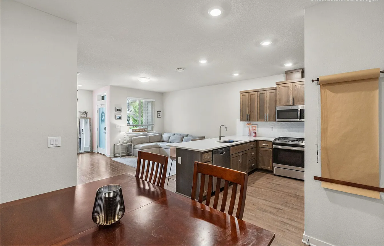 6449 Se Genrosa St - Photo 7 of 35