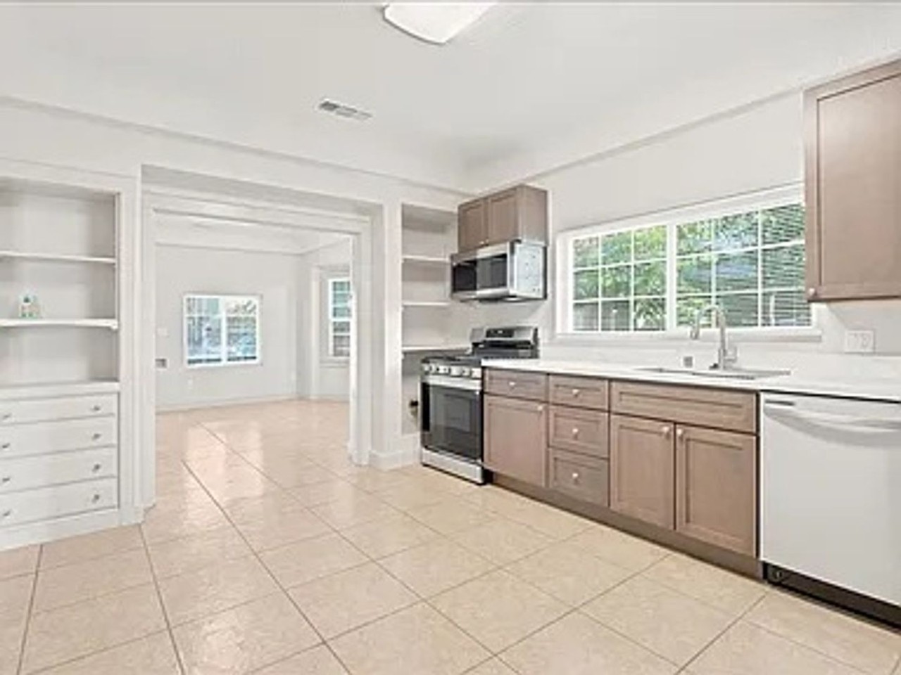 3123 San Rafael Ct - Photo 2 of 24