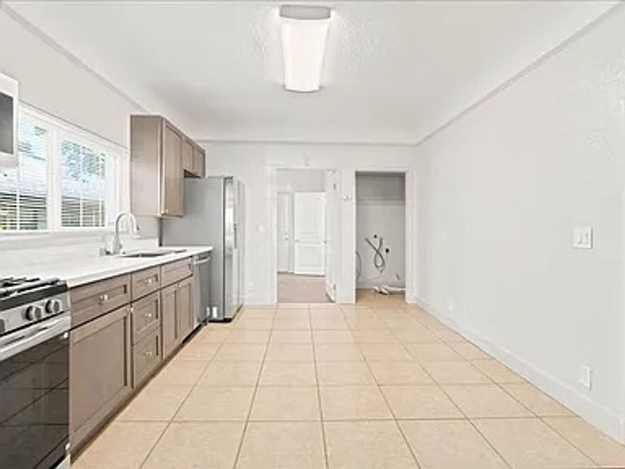 3123 San Rafael Ct - Photo 3 of 24
