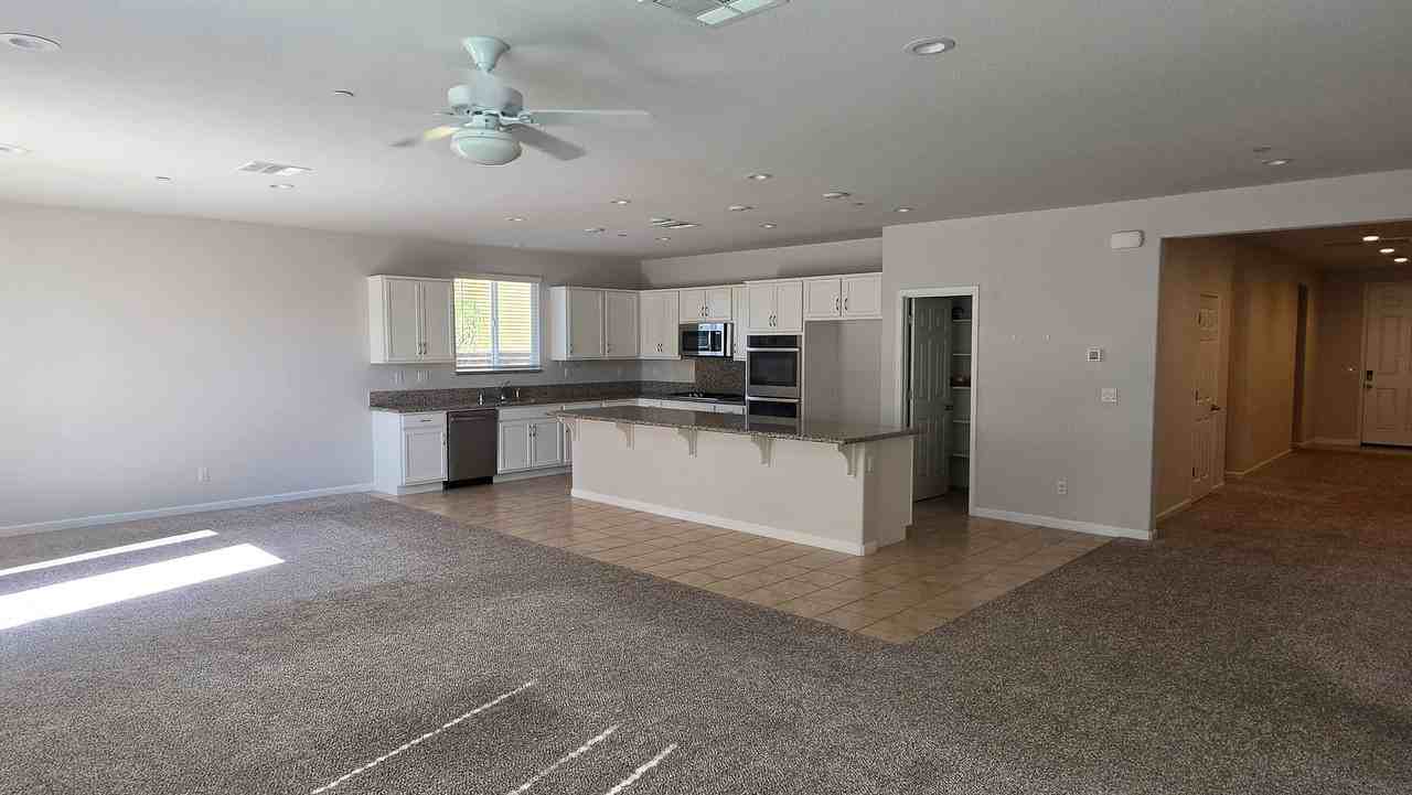 1680 Gold St - Photo 3 of 25