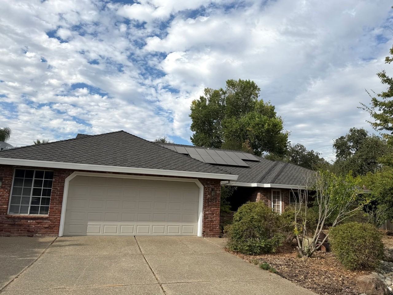 5523 Freeman Cir - Photo 2 of 48