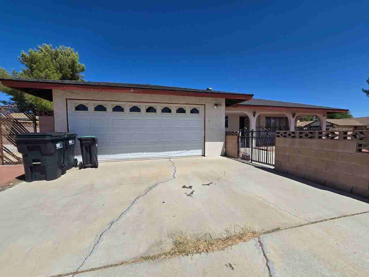 440 Cheyenne Cir - Photo 2 of 11