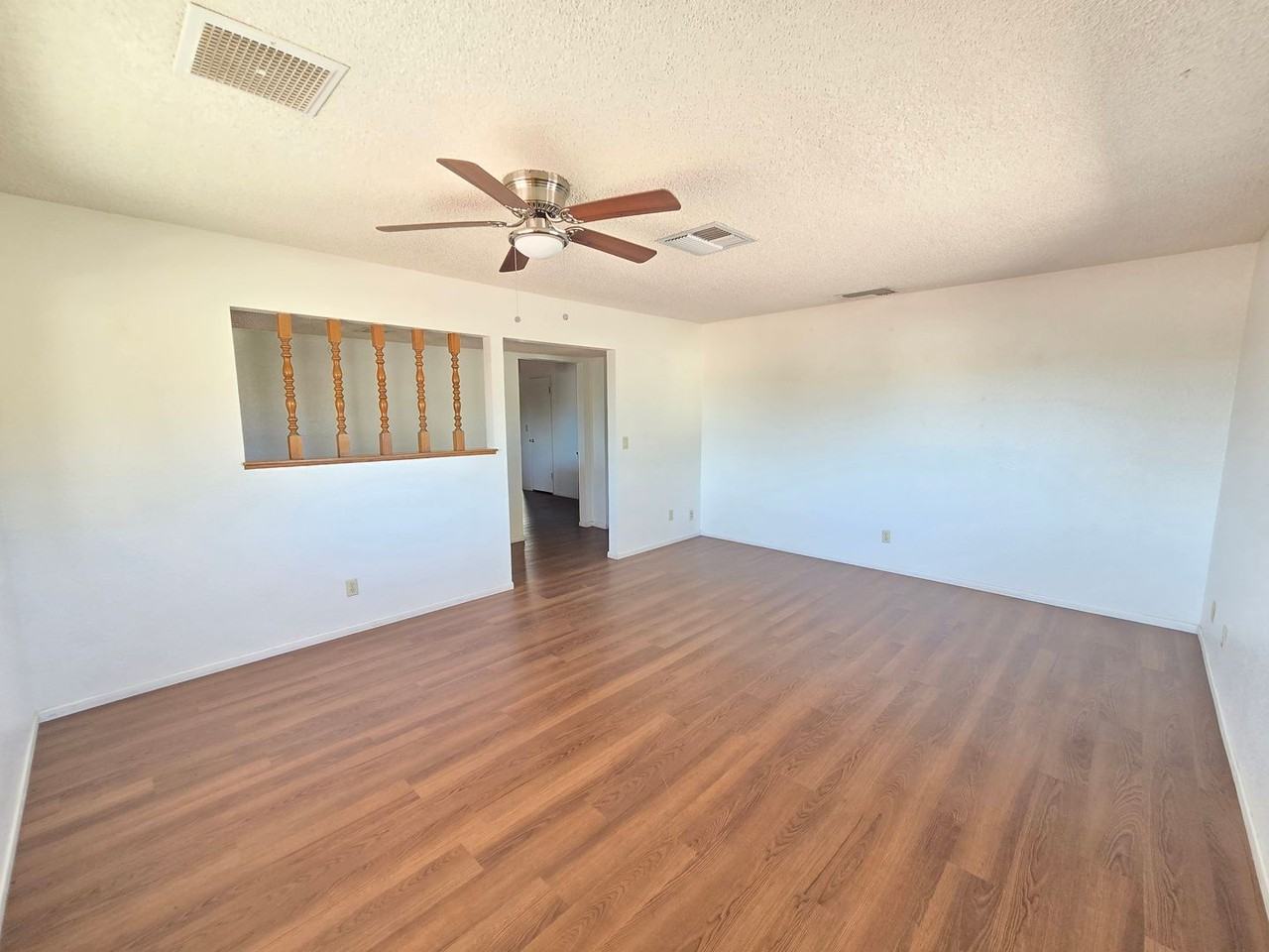 440 Cheyenne Cir - Photo 3 of 11